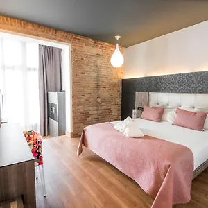 https://petit-palace-museum.catalonia-hotels.com