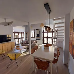 https://apartamentos-dona-elvira.1costadelsol.com